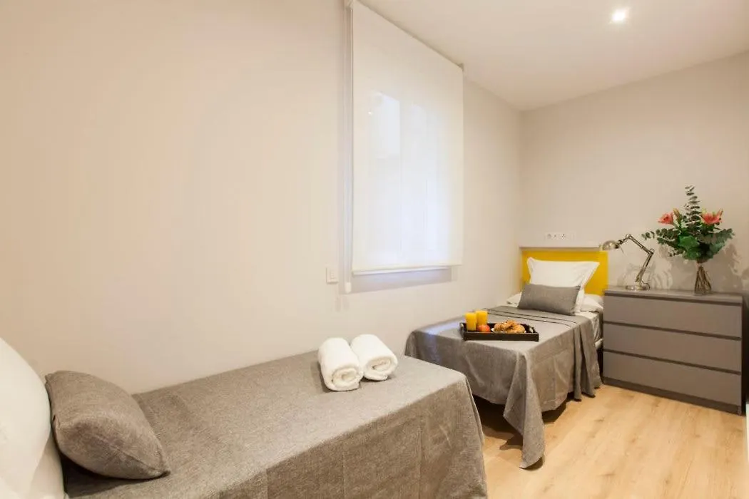 Perfectly Located 4Bed 4Bath Apartment In Barcelona 3 1 Španělsko