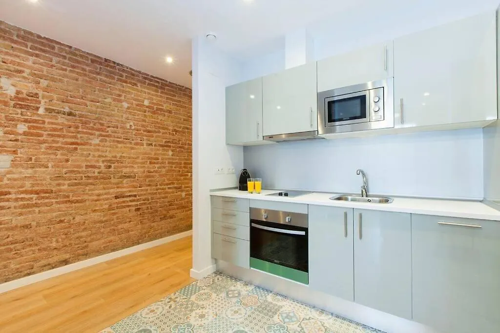 Perfectly Located 4Bed 4Bath Apartment In Barcelona 3 1