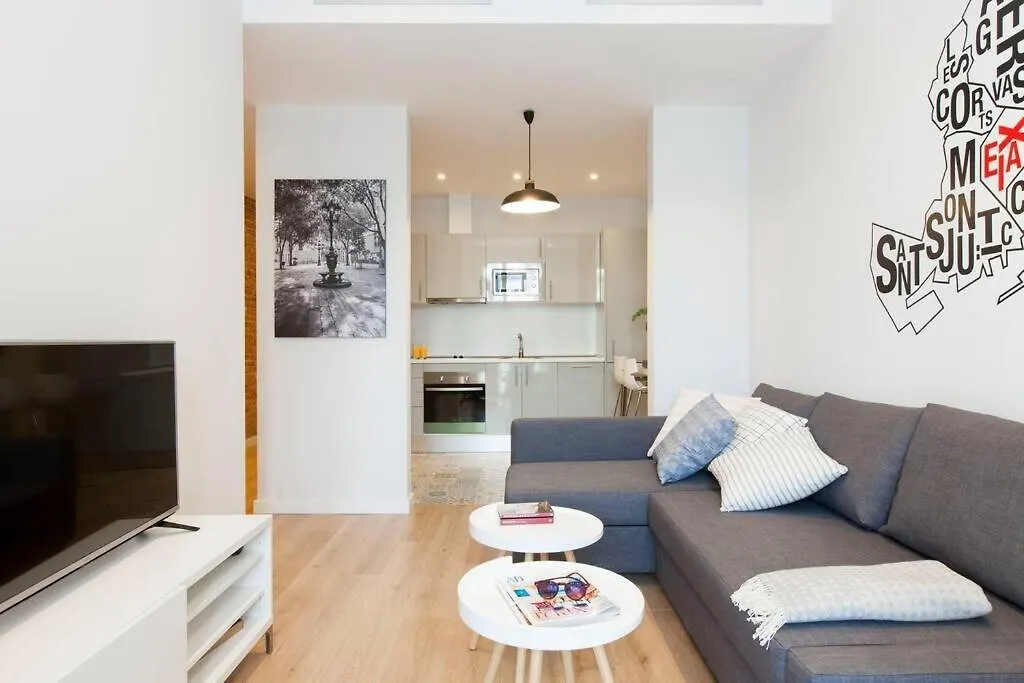 Perfectly Located 4Bed 4Bath Apartment In Barcelona 3 1