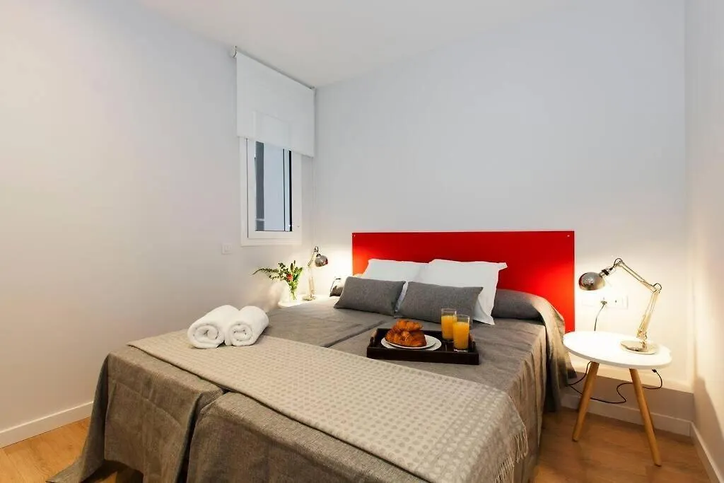 Perfectly Located 4Bed 4Bath Apartment In Barcelona 3 1