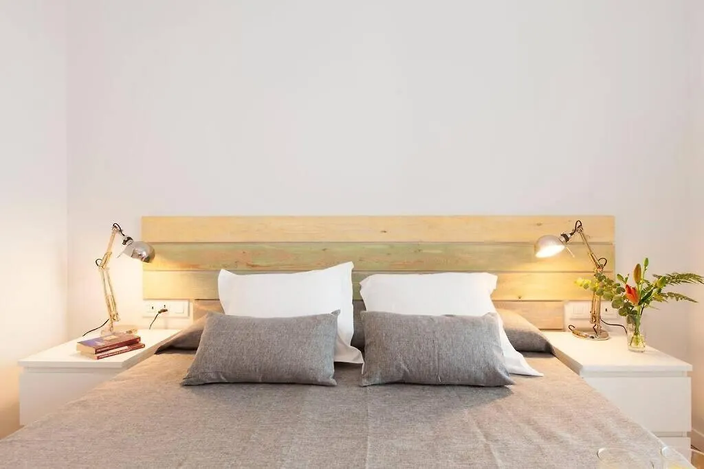 Perfectly Located 4Bed 4Bath Apartment In Barcelona 3 1