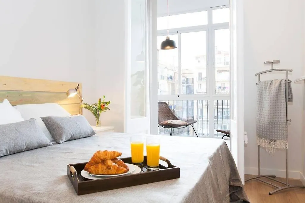 Perfectly Located 4Bed 4Bath Apartment In Barcelona 3 1
