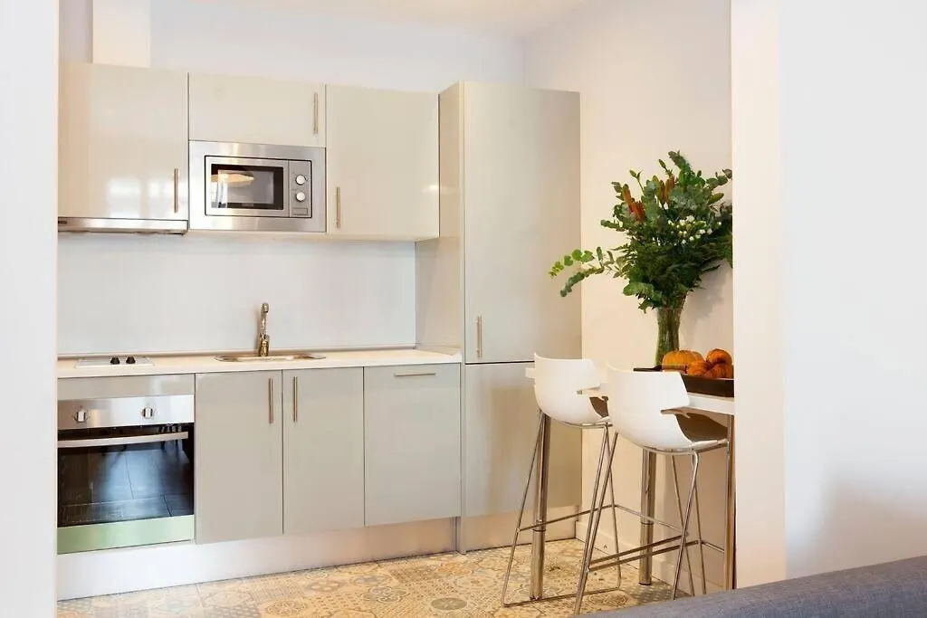 Perfectly Located 4Bed 4Bath Apartment In Barcelona 3 1